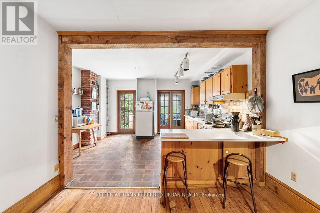 123 Gore Vale Ave, Toronto, ON M6J 2R5