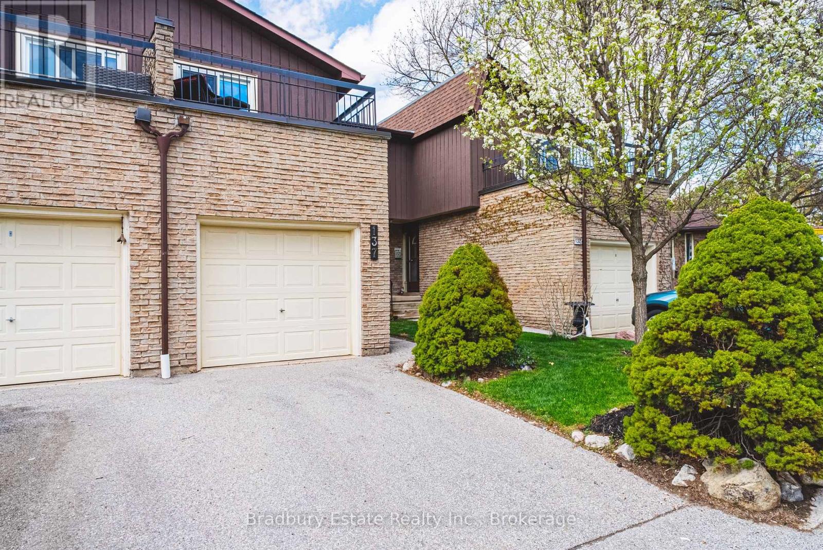 137 2301 Cavendish Dr, Burlington, ON L7P 3M3