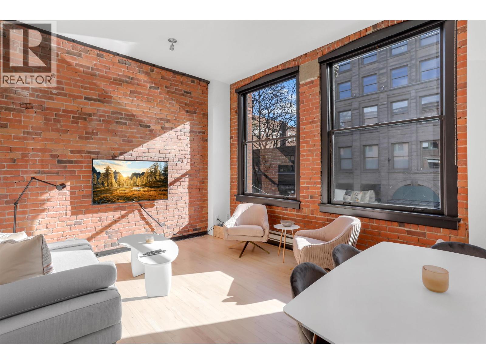 345 Water Street Unit 201, Vancouver, BC V6B 1B8