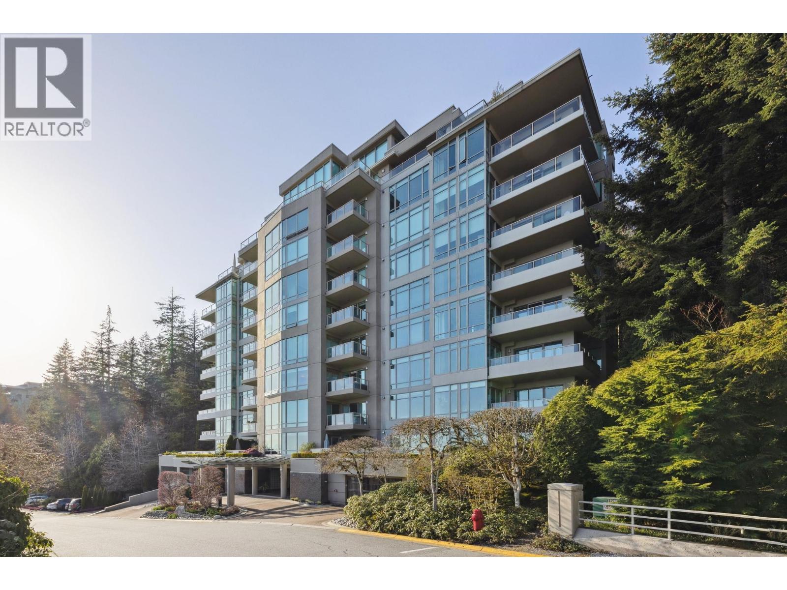 3131 Deer Ridge Drive Unit 302, West Vancouver, BC V7S 4W1