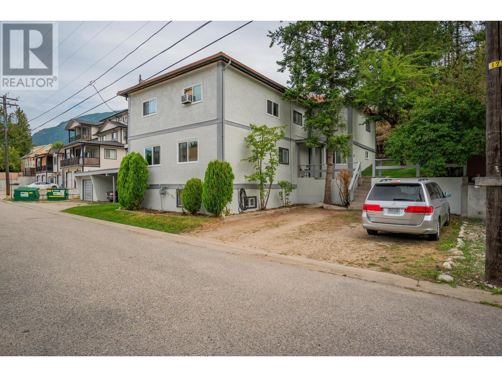 643 11 Avenue, Castlegar, BC V1N 1J7