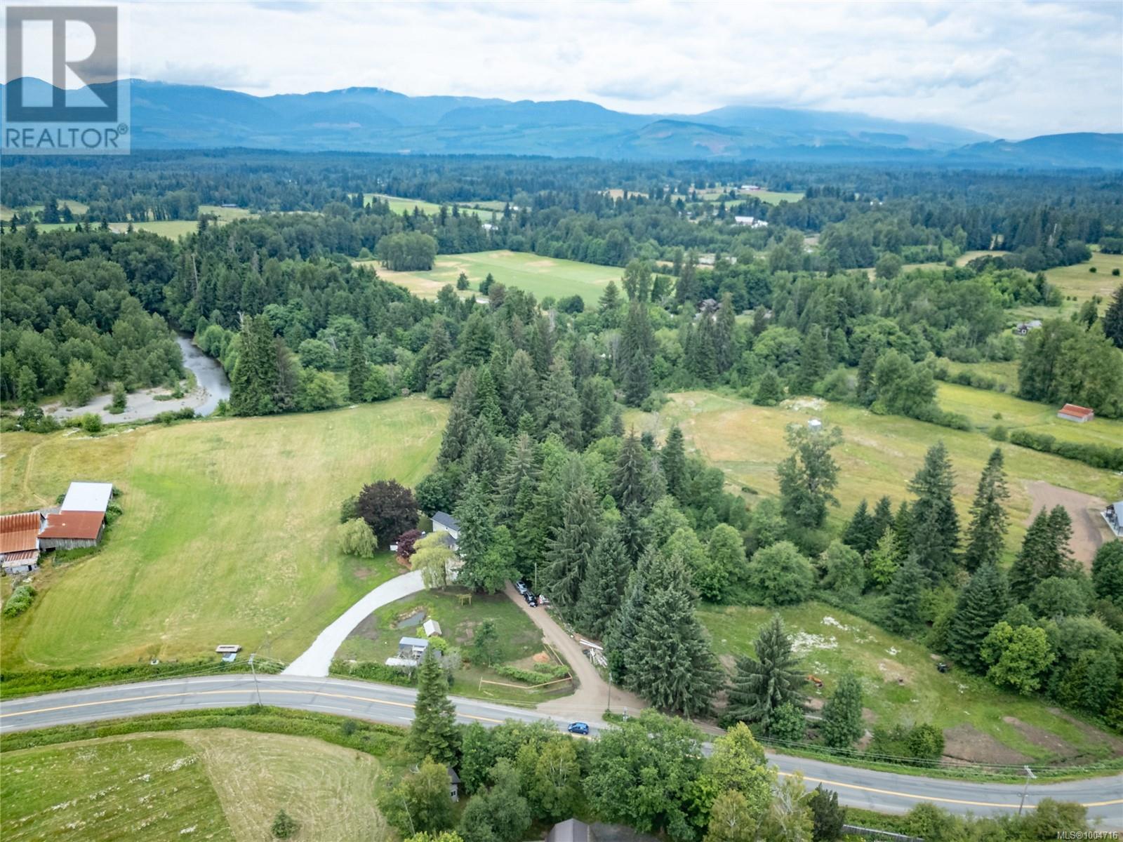 5077 Headquarters Rd, Courtenay, BC V9J 1P1