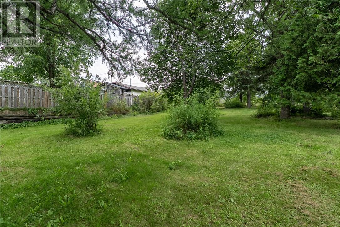 2 Garson Coniston Rd, Garson, ON P3L 1G3
