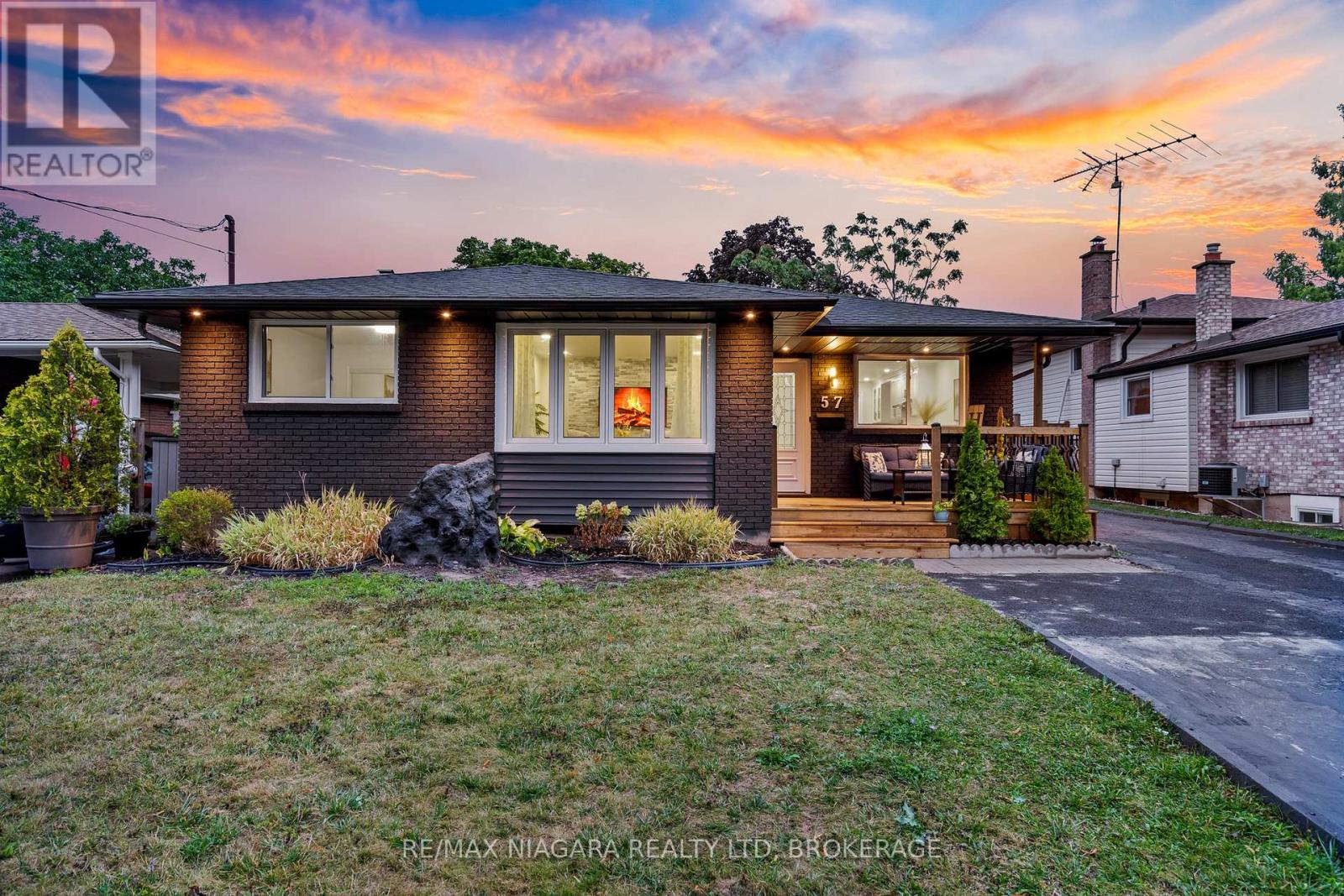 57 Woodrow St, St. Catharines, ON L2P 2A4