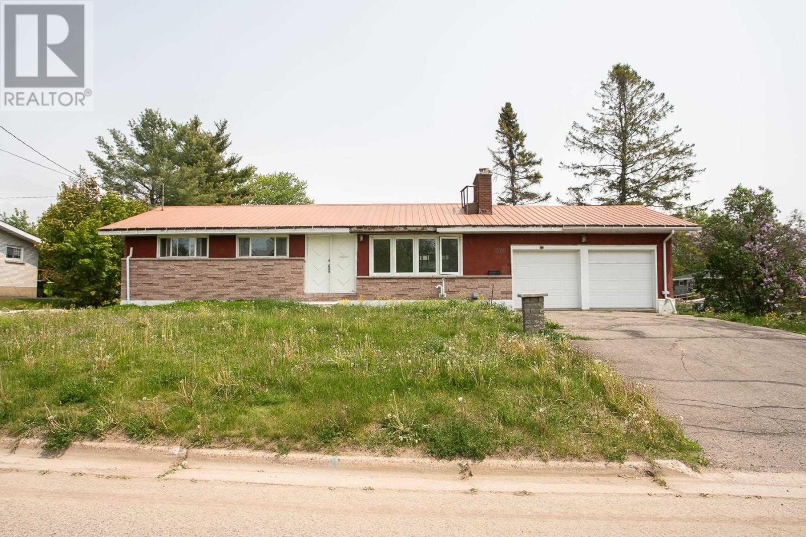 310 St Patrick St, Sault Ste. Marie, ON P6C 3S9