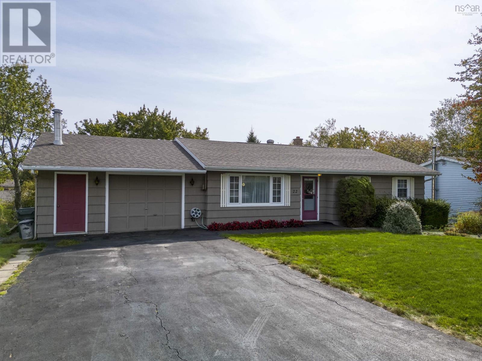 22 Maple Dr, Timberlea, NS B3T 1C2