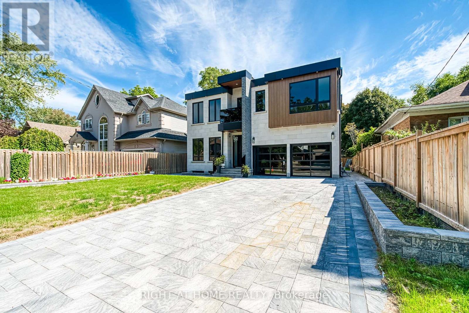 203 Scarboro Cres, Toronto, ON M1M 2J6