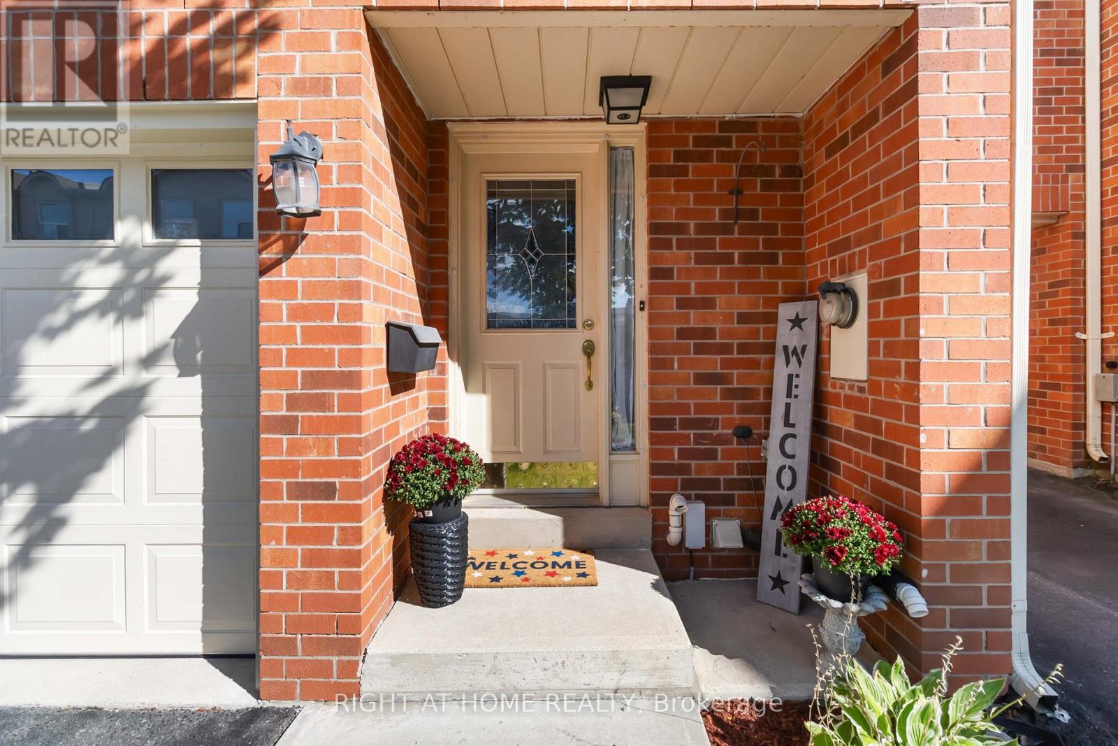 12 1520 Reeves Gate, Oakville, ON L6M 3J4