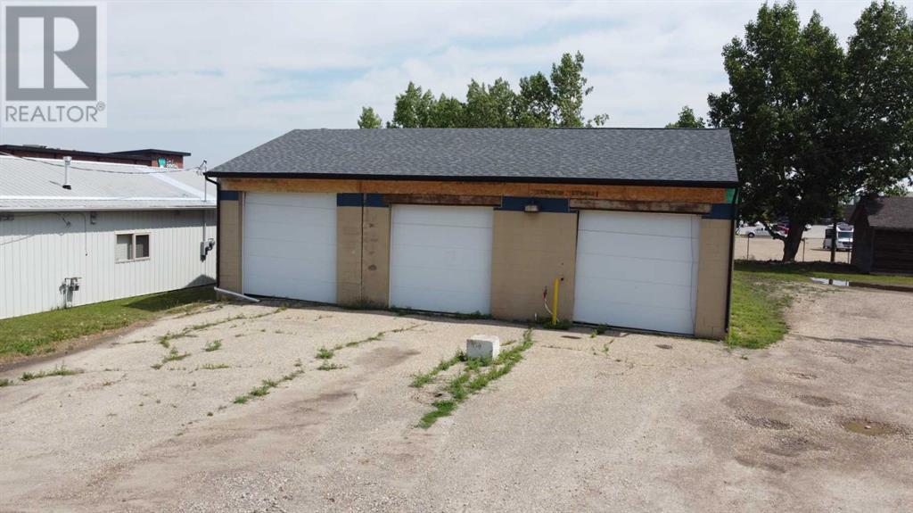 5120 49 Avenue, Innisfail, AB T4G 1R1