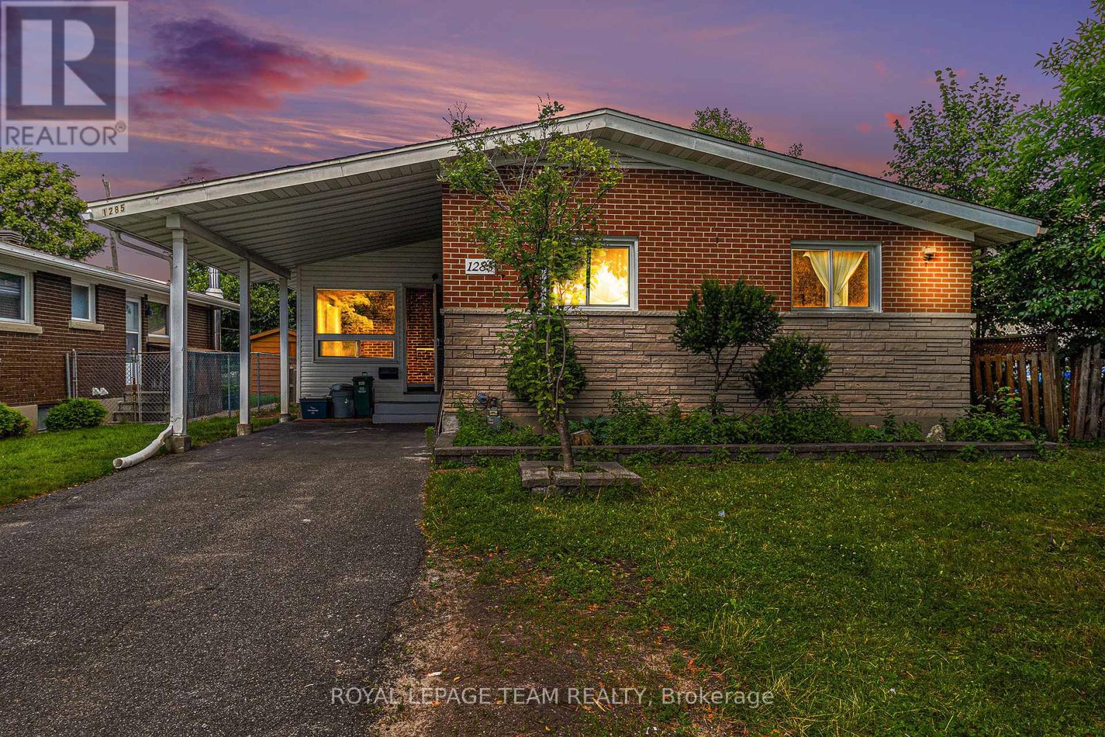 1285 Fellows Rd, Ottawa, ON K2C 2V8