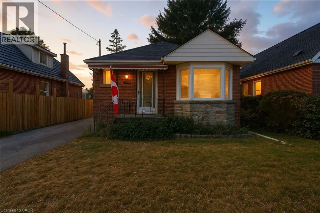 608 Fennell Ave E, Hamilton, ON L8V 1T4
