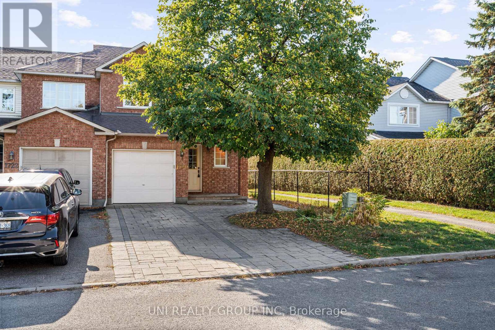 1720 Jobin Cres, Ottawa, ON K1J 1C5