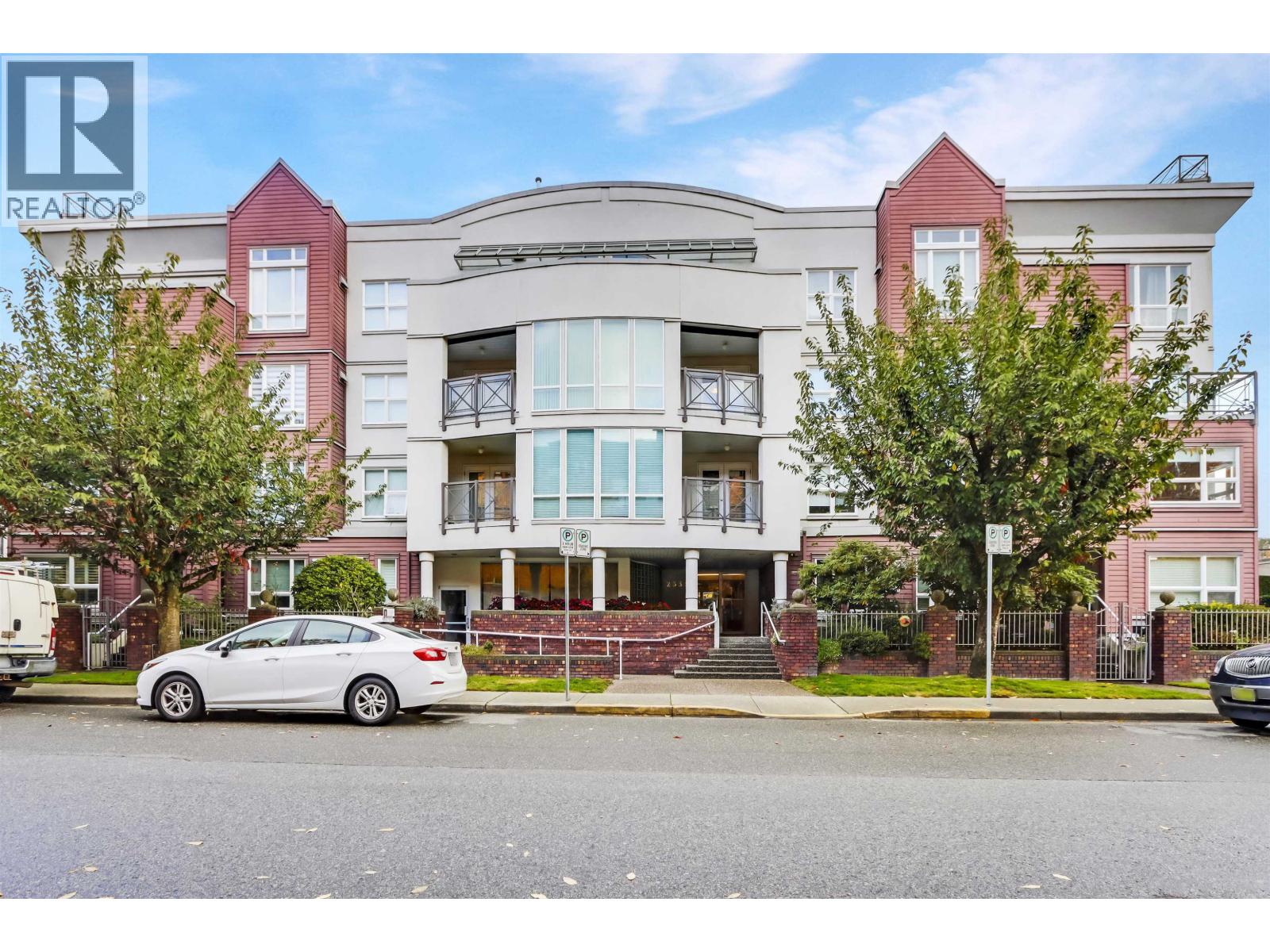 2335 Whyte Avenue Unit 202, Port Coquitlam, BC V3C 2A3