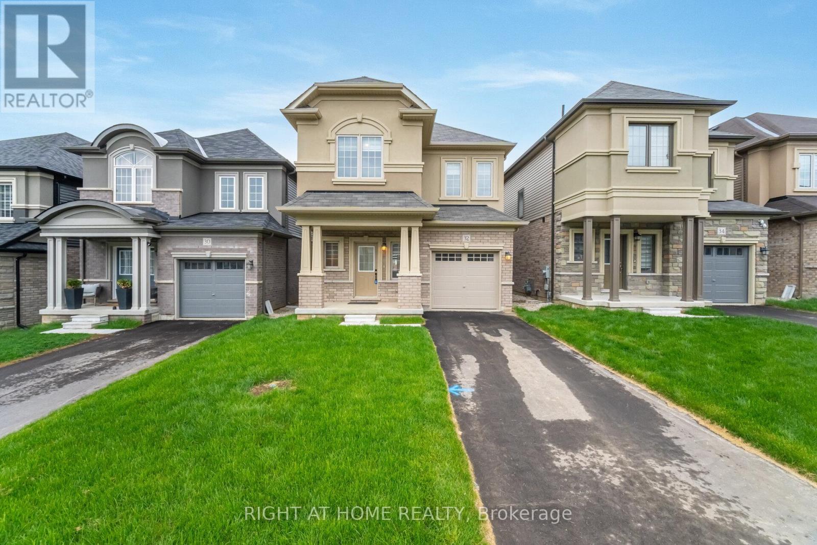 32 George Brier Dr W, Brant Paris, ON N3L 0L3