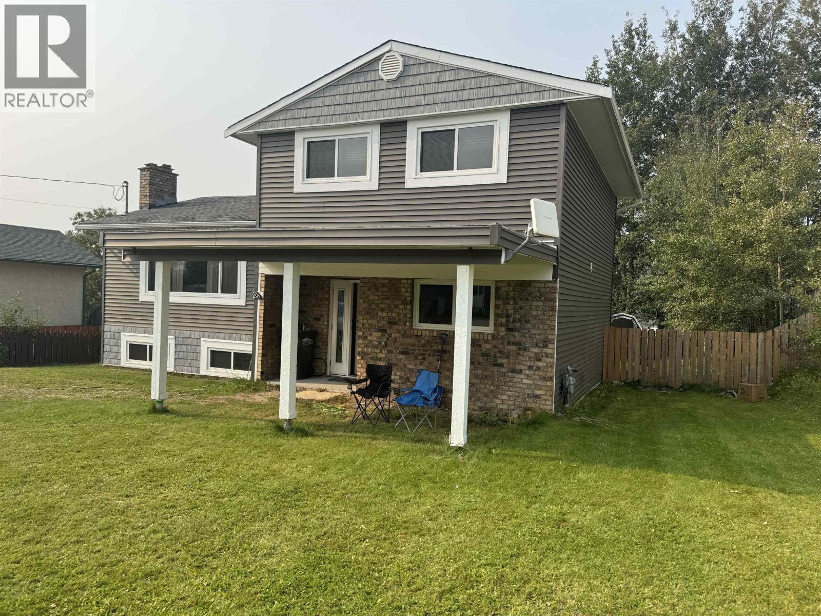 231 Centennial Dr, Mackenzie, BC V0J 2C0