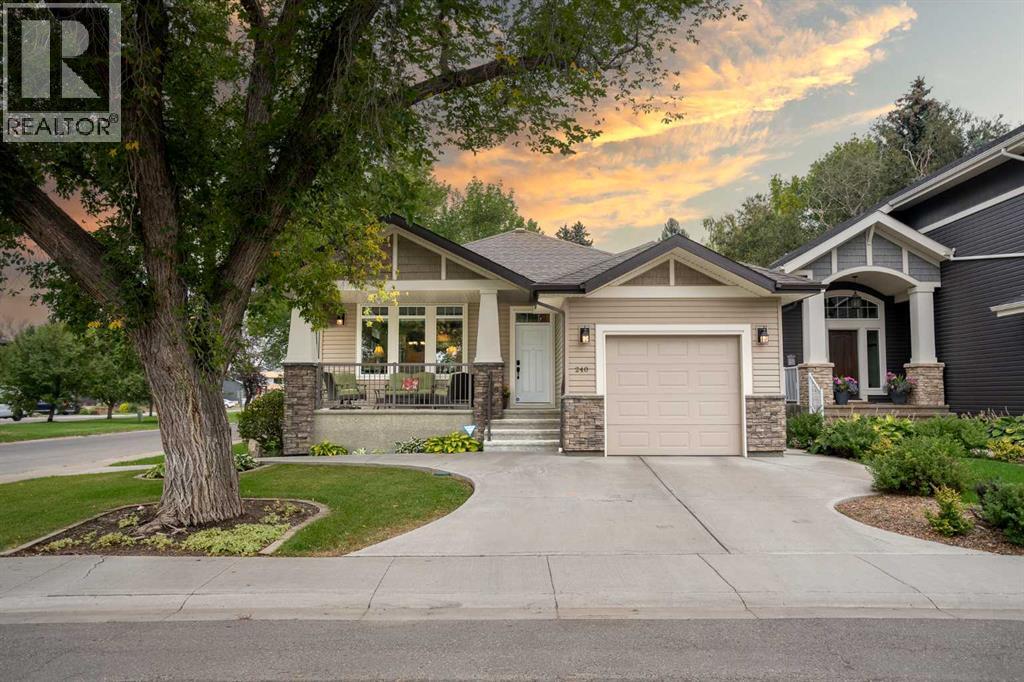 240 Corvette Cres S, Lethbridge, AB T1J 3X8