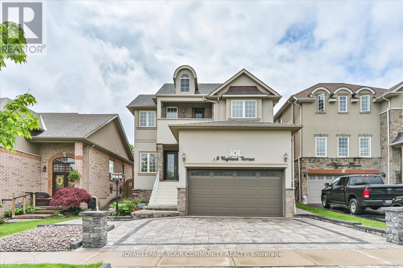 8 Highland Ter, Bradford West Gwillimbury, ON L3Z 3E8