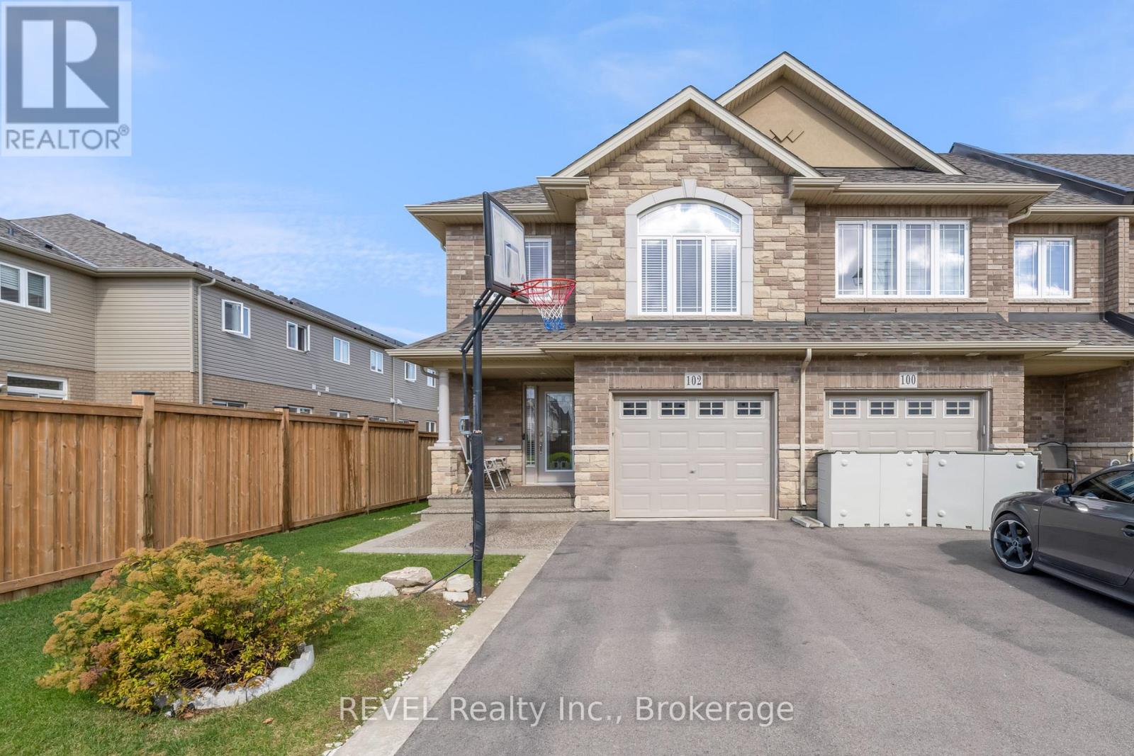 102 Cittadella Blvd, Hamilton, ON L8J 3H5