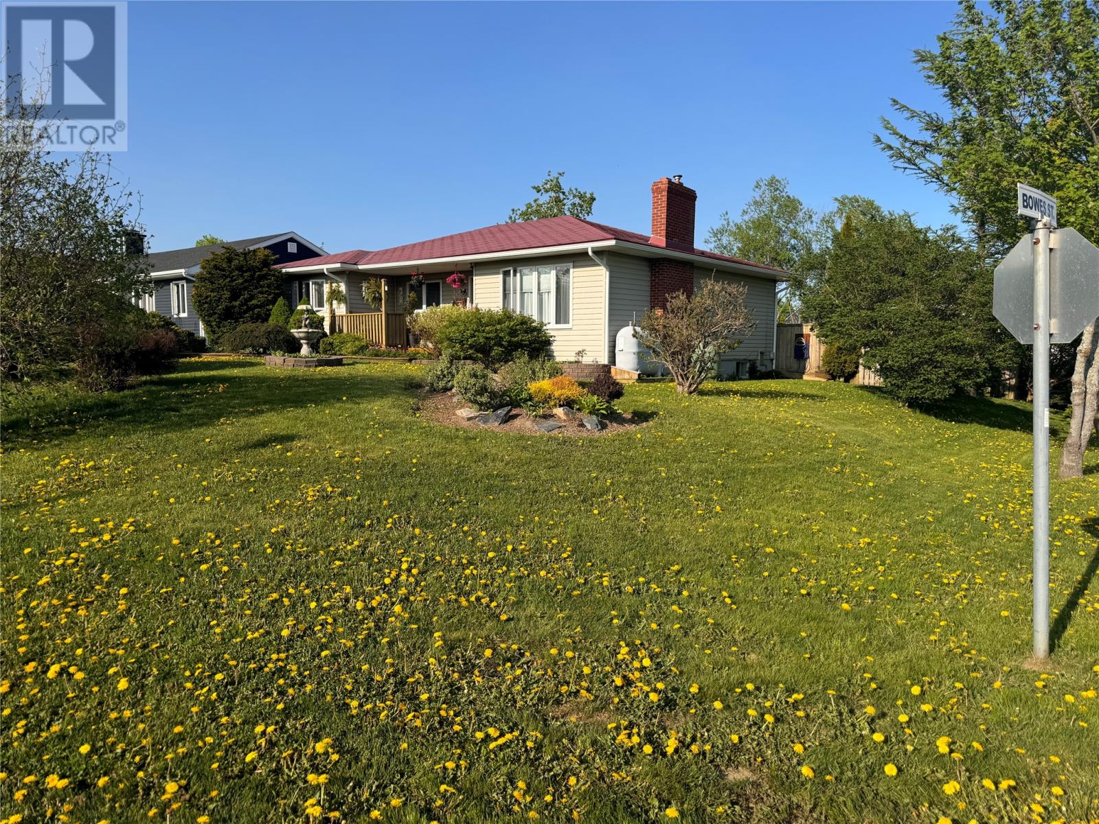 258 Elizabeth Dr, Gander, NL A1V 1J4
