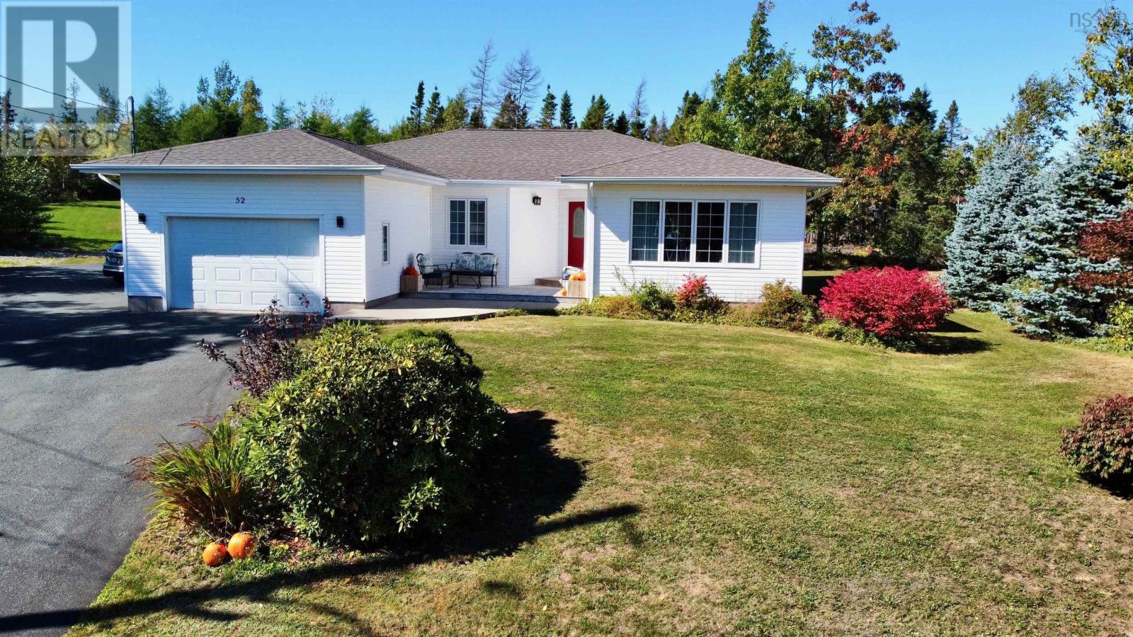 52 Amberwood Cres, Westmount, NS B1P 2J8