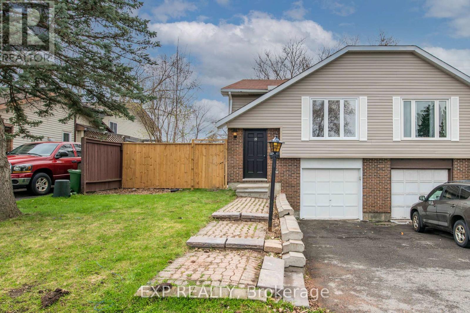 15 Kadeer Way, Ottawa, ON K2J 1J6