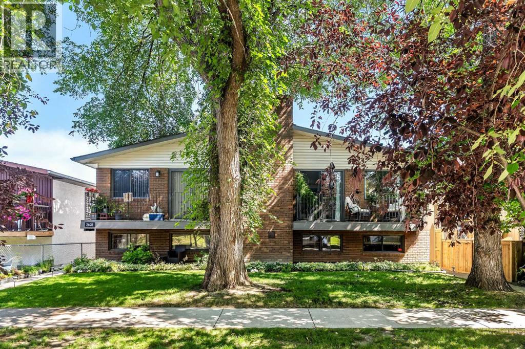 25 Street Sw Unit 2630 #a, Calgary, AB T3E 1Z4