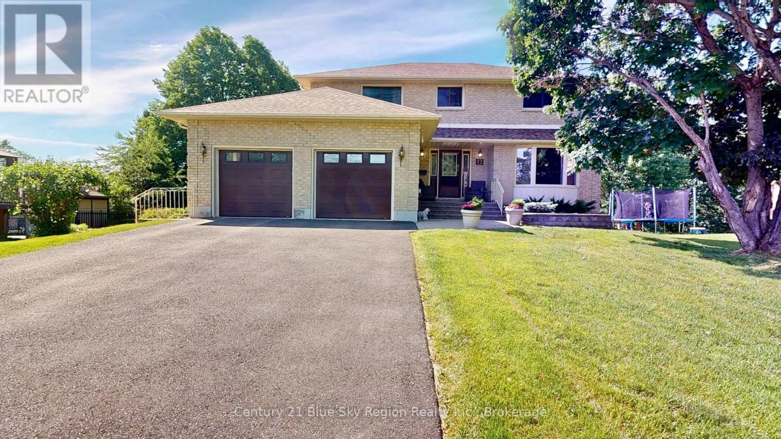 12 Vivyenne Ct, North Bay, ON P1B 8Z4