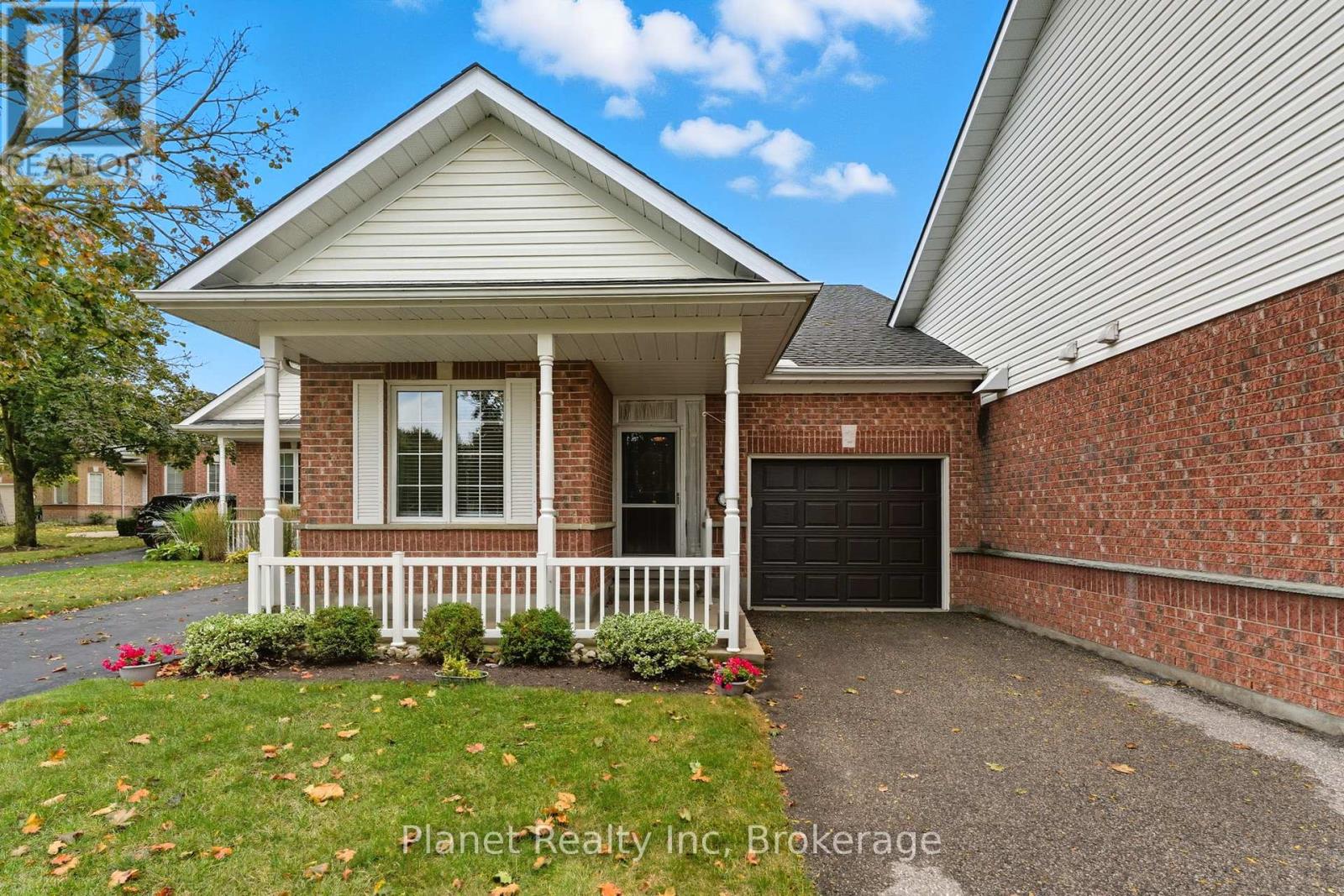 9 Village Green Dr, Guelph, ON N1G 4X7