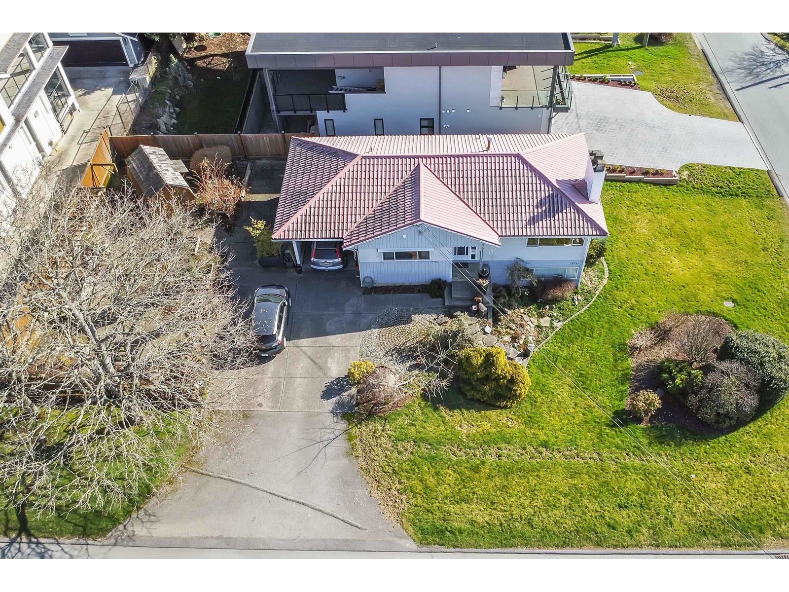 15761 Cliff Ave, White Rock, BC V4B 1W4