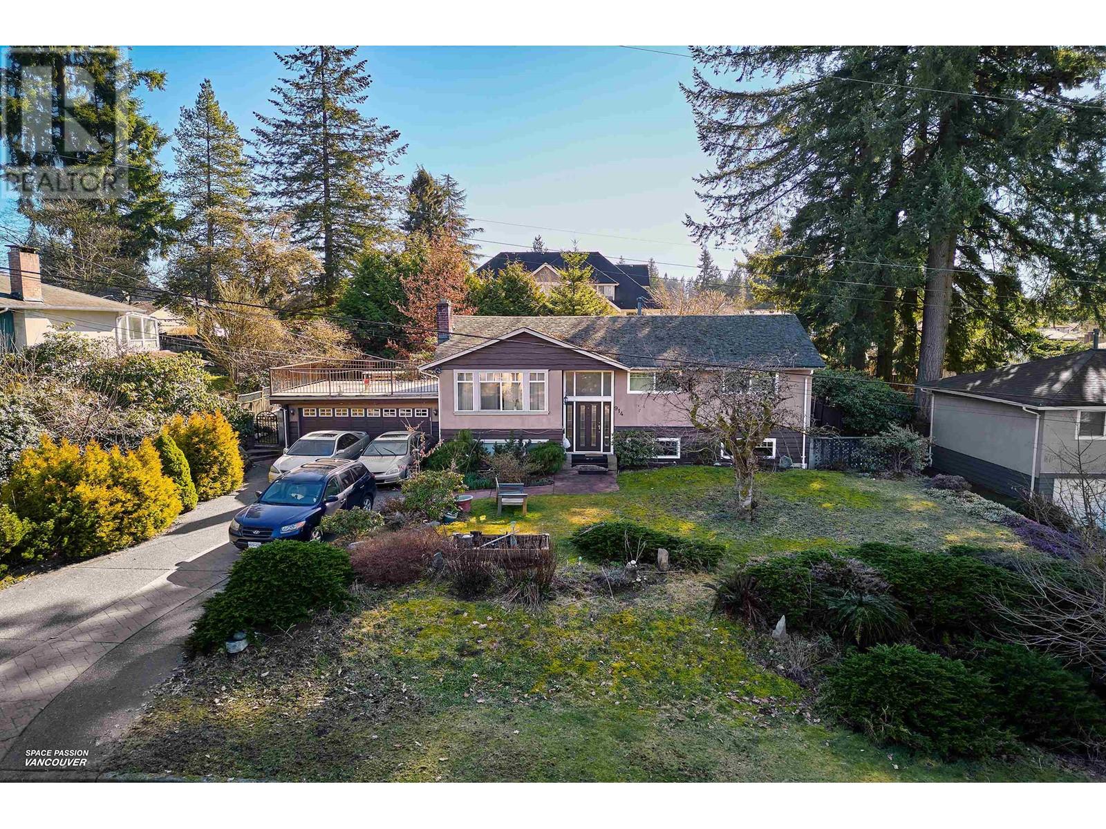 914 Grover Ave, Coquitlam, BC V3J 3E3
