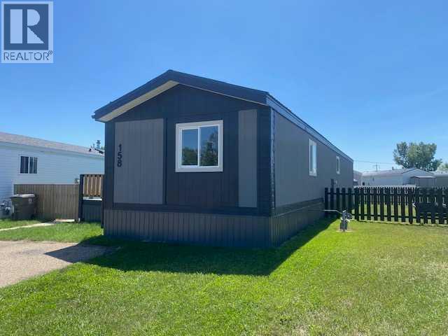 158 Wildrose Ct W, Brooks, AB T1R 1H8