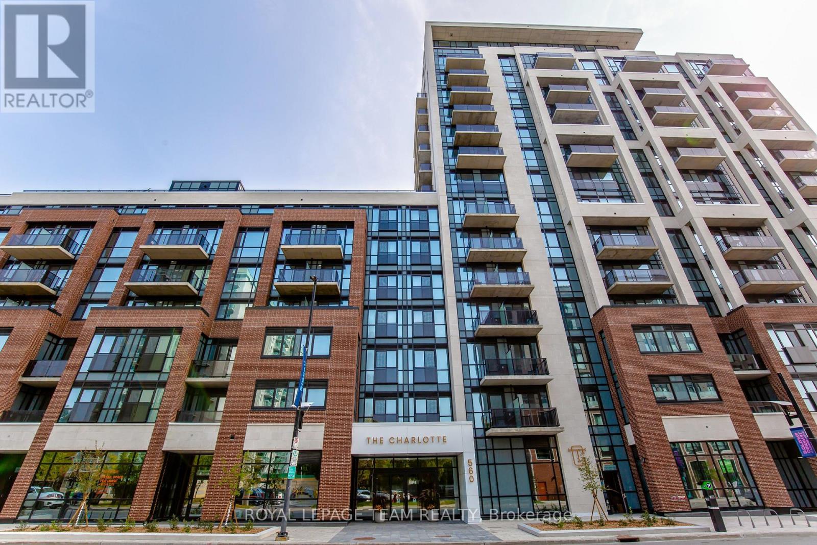 501 560 Rideau St, Ottawa, ON K1N 0G3