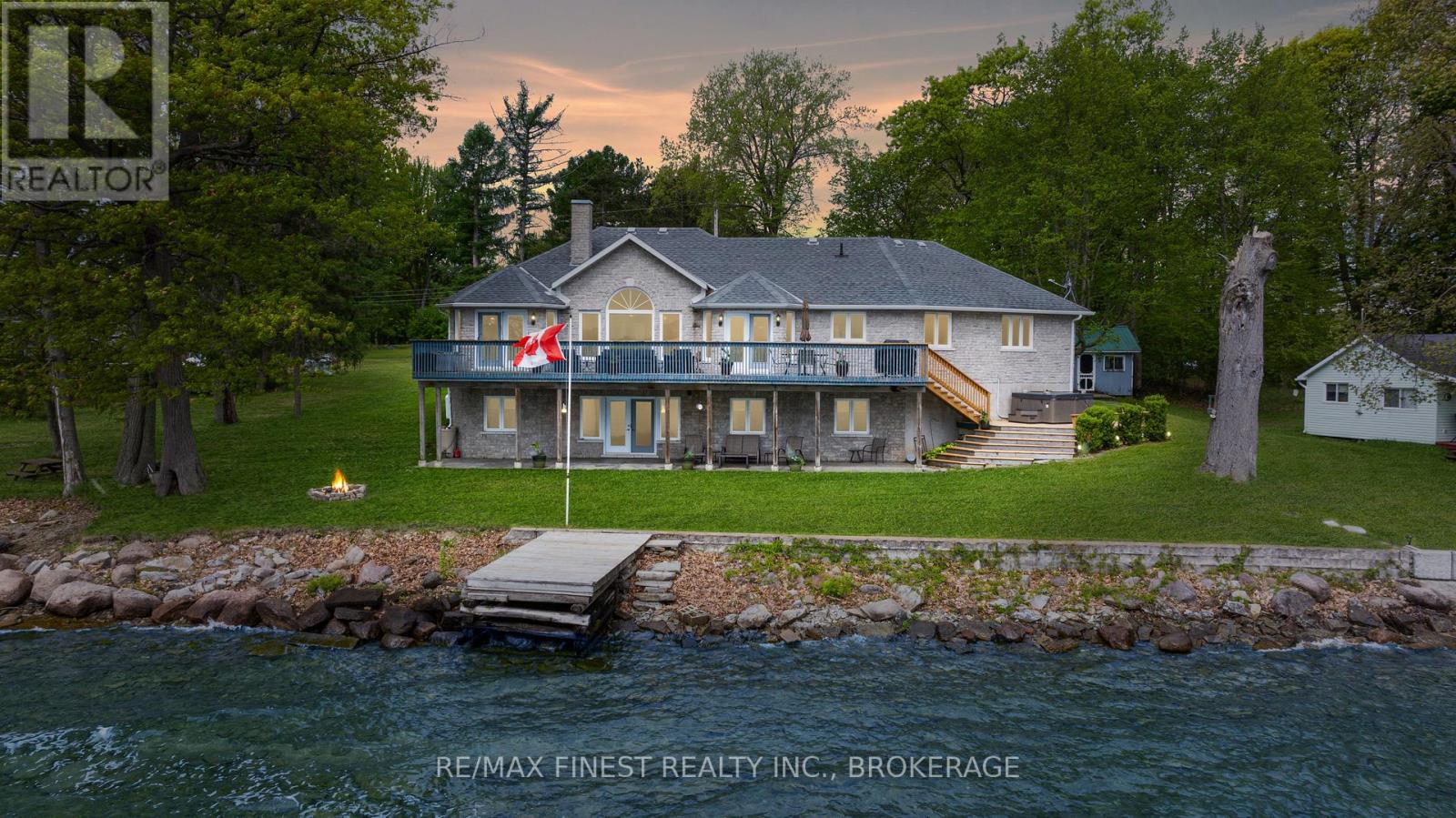 121 Hickory Ln, Frontenac Islands, ON K0H 2Y0