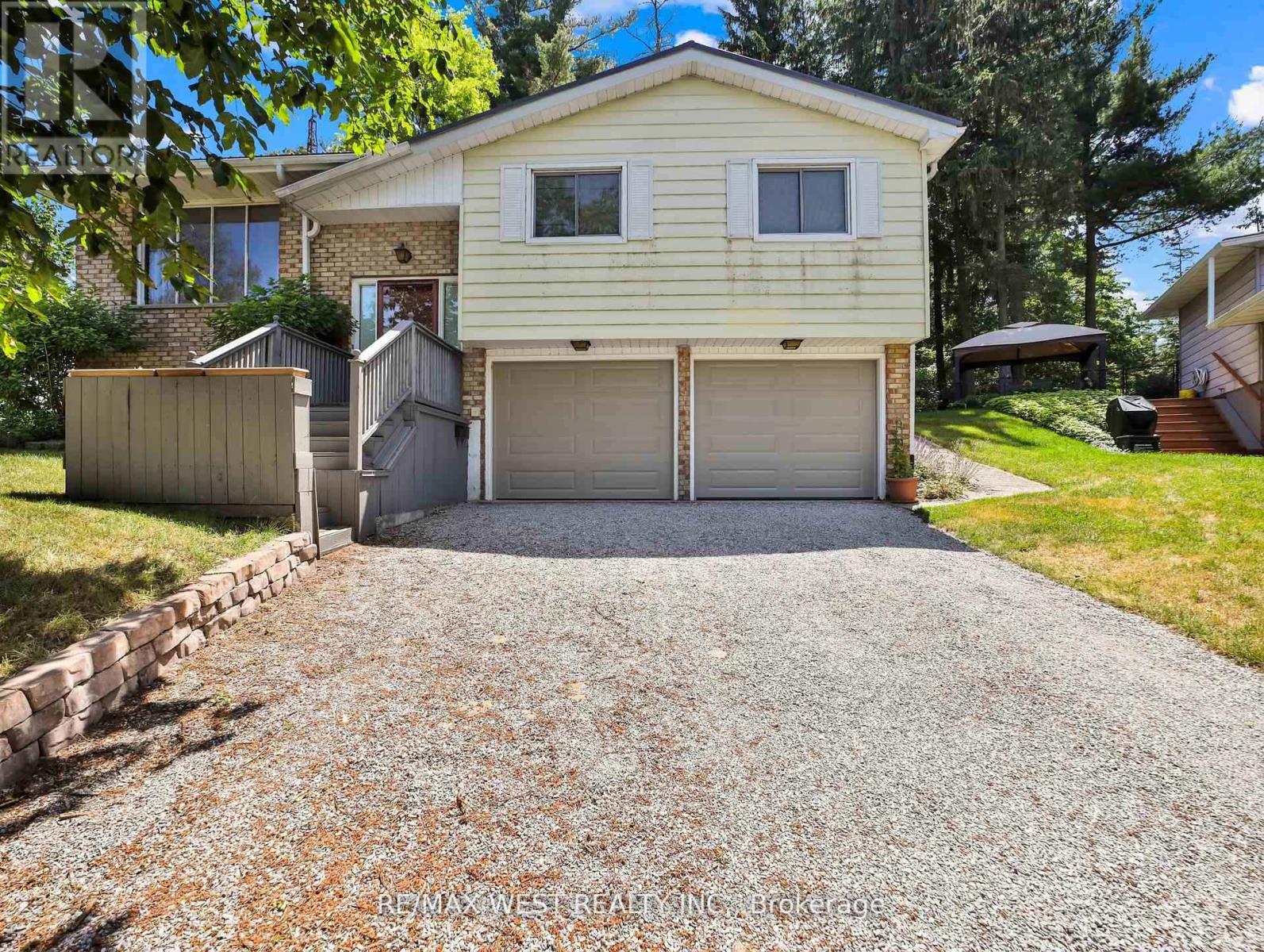 11 Glenda St, Norfolk Simcoe, ON N3Y 4T3
