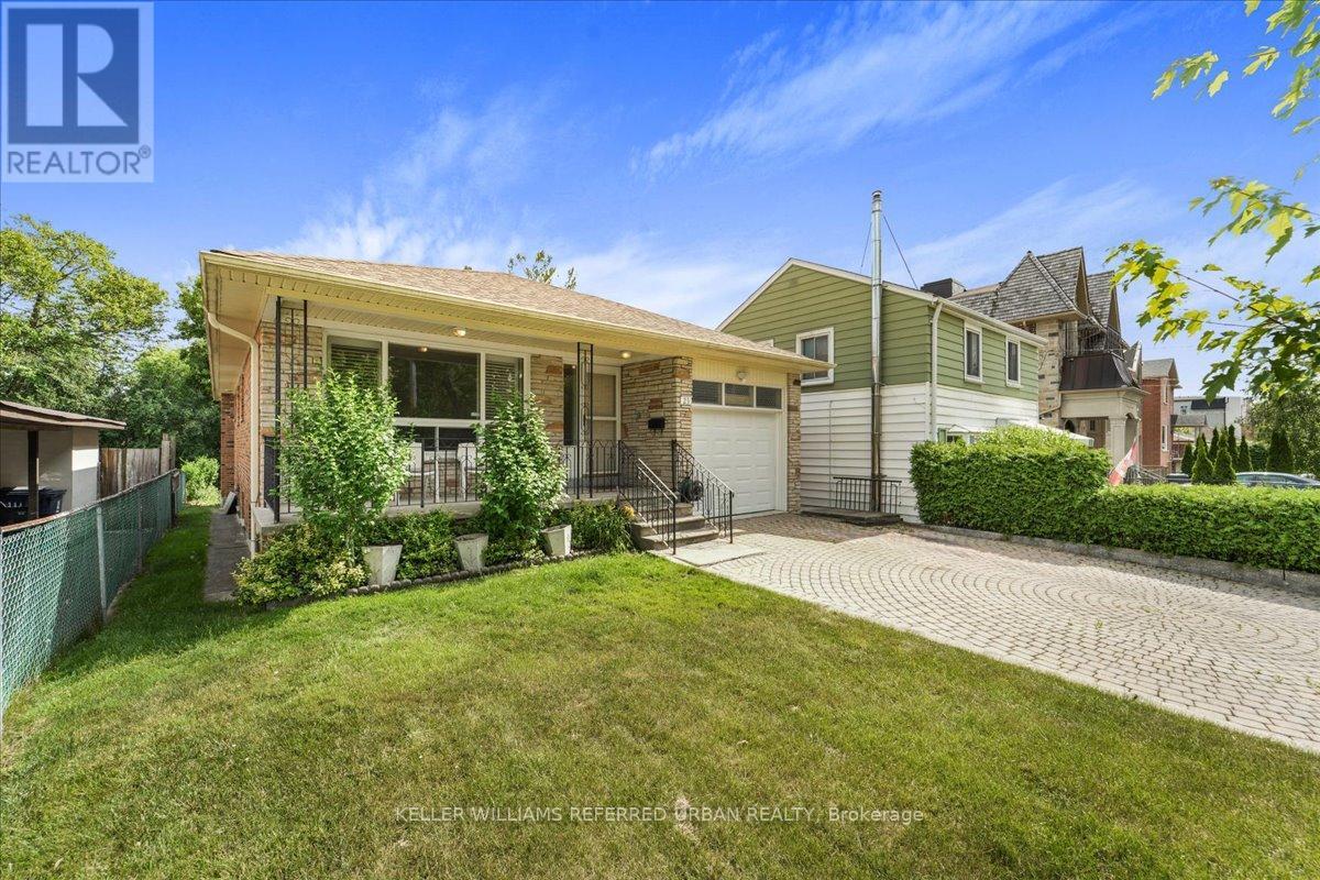 25 Farrell Ave, Toronto, ON M2R 1C7