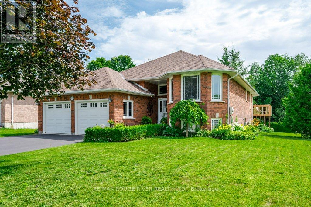 315 Woodward Ave, Selwyn, ON K9L 1K2