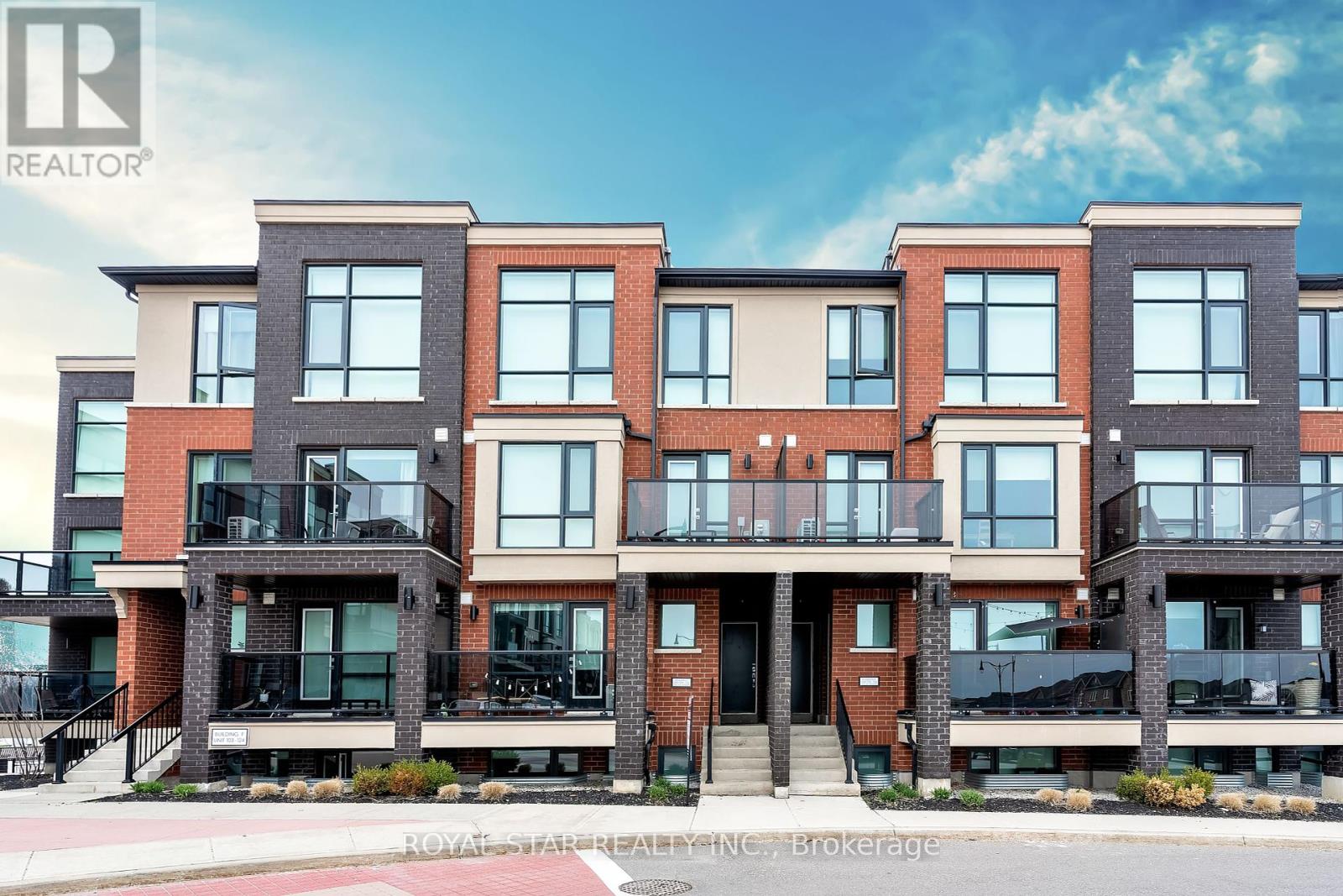 111 100 Dufay Rd, Brampton, ON L7A 4S3