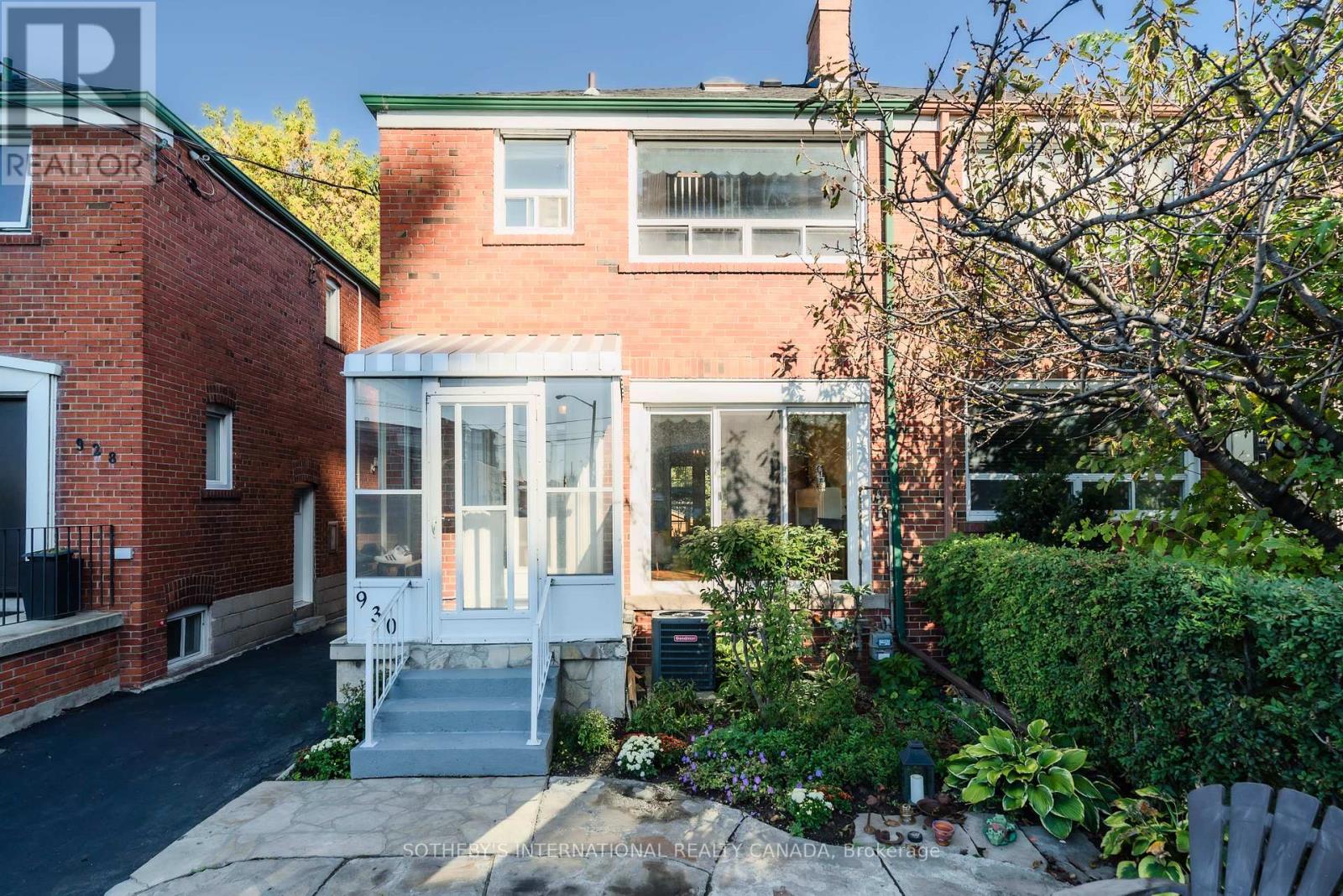 930 Eglinton Ave E, Toronto, ON M4G 2L3