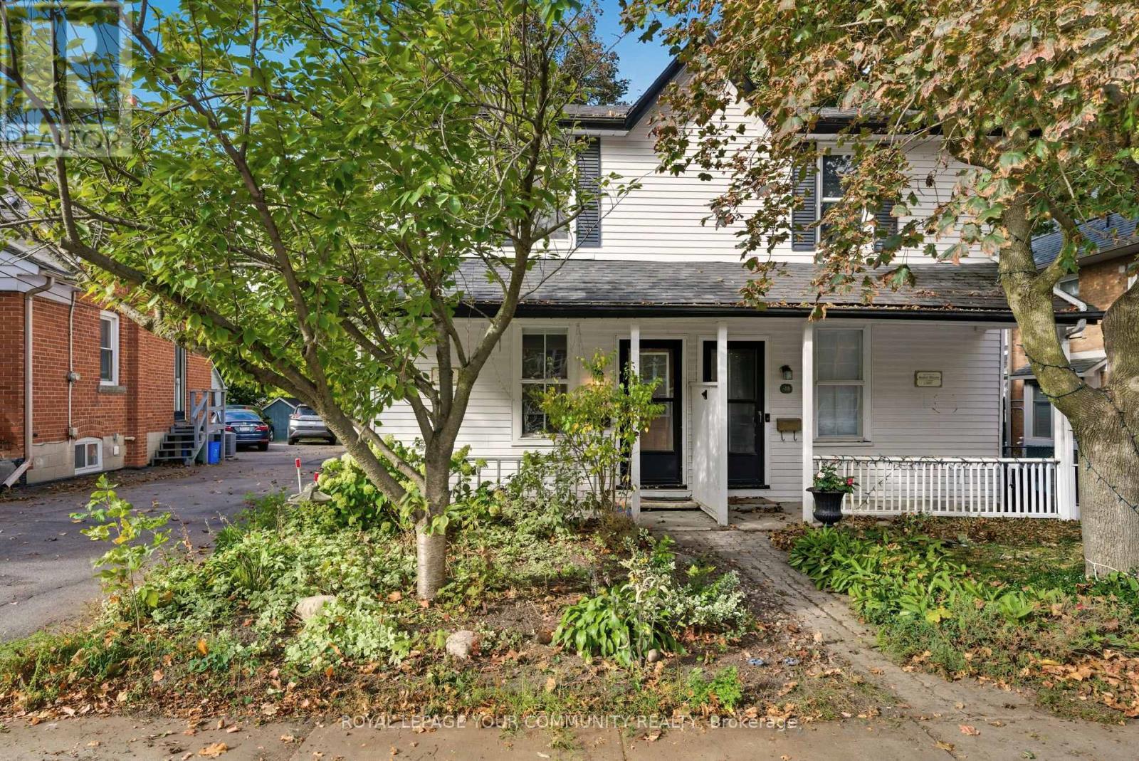30 Elizabeth St S, Richmond Hill, ON L4C 3V4