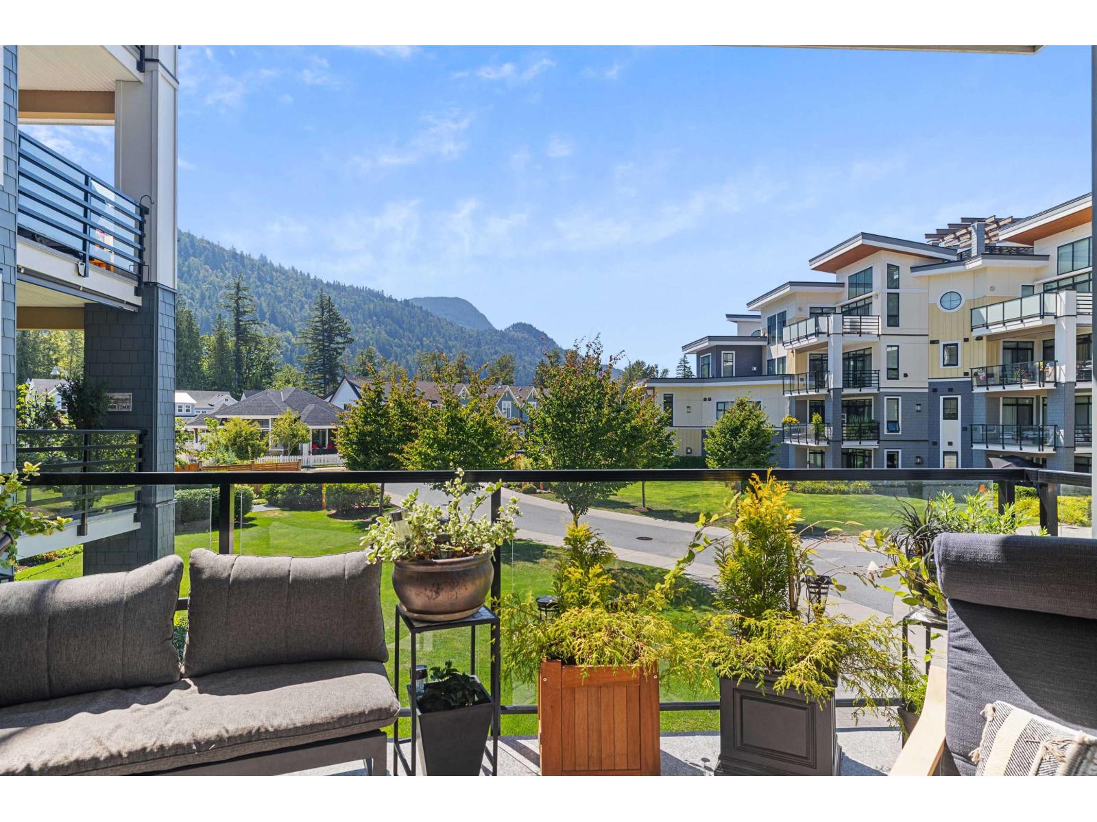 5380 Tyee Lanegarrison Crossing Unit 211, Chilliwack, BC V2R 6B6