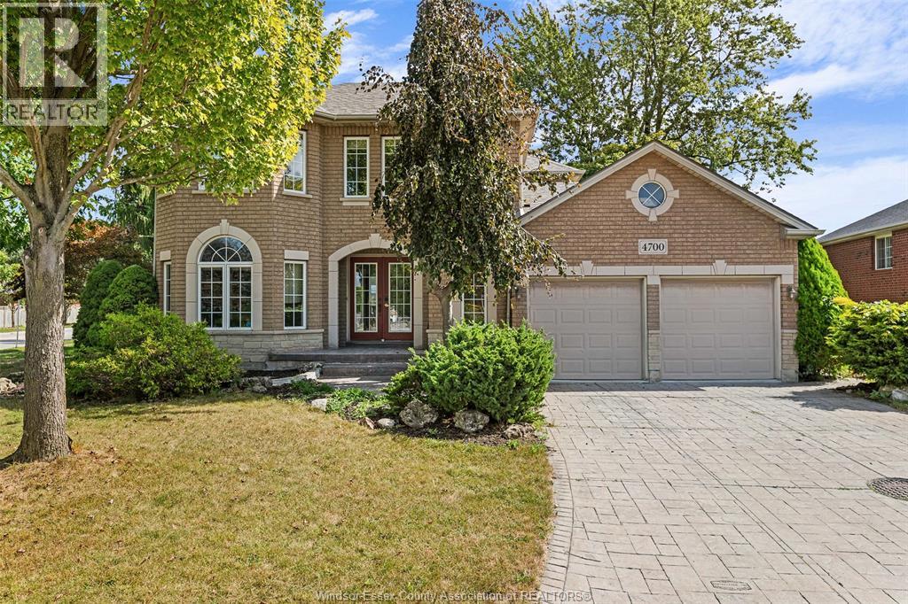 4700 Wembley, Windsor, ON N9G 2P8