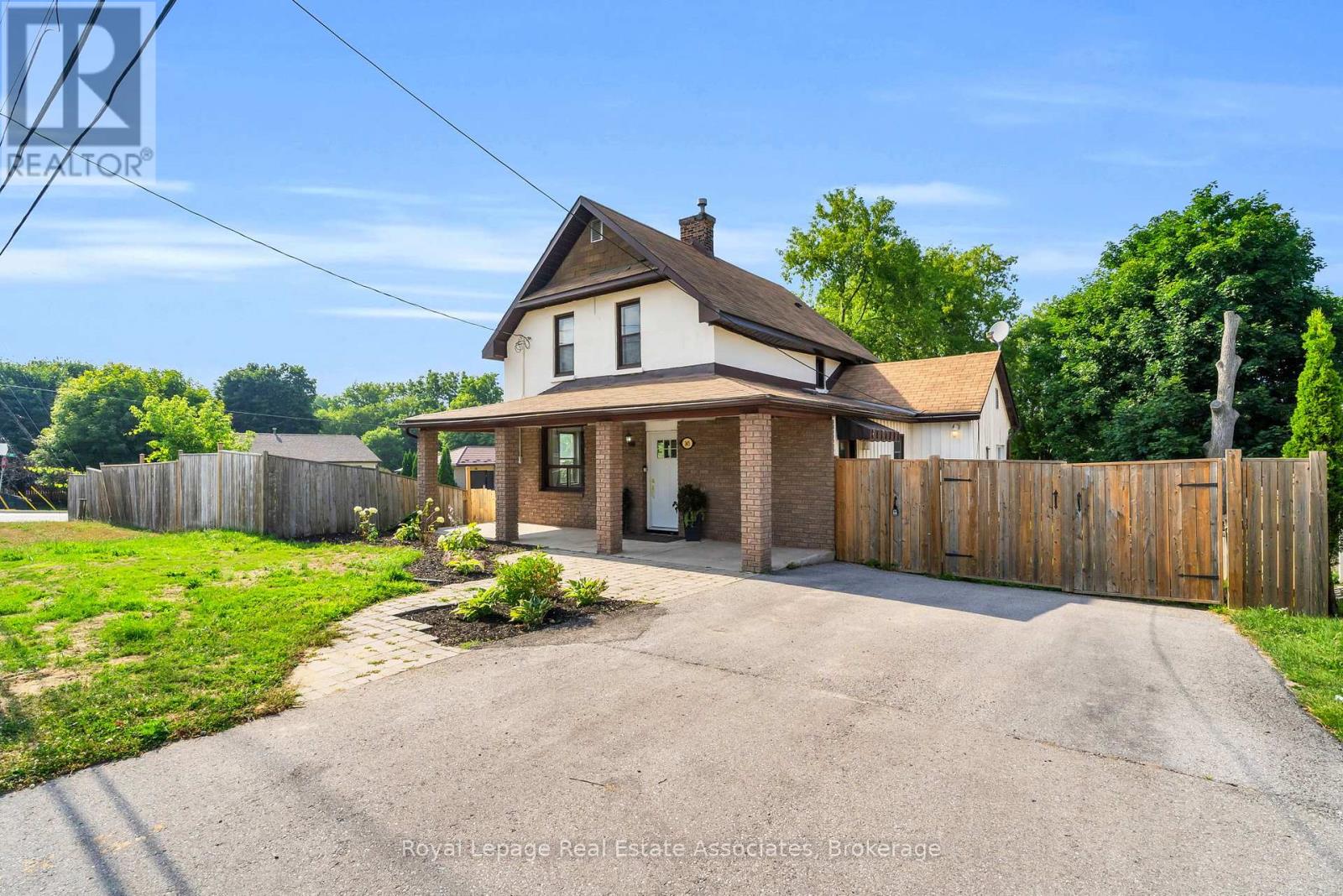 145 Margaret St, Essa, ON L0M 1B0