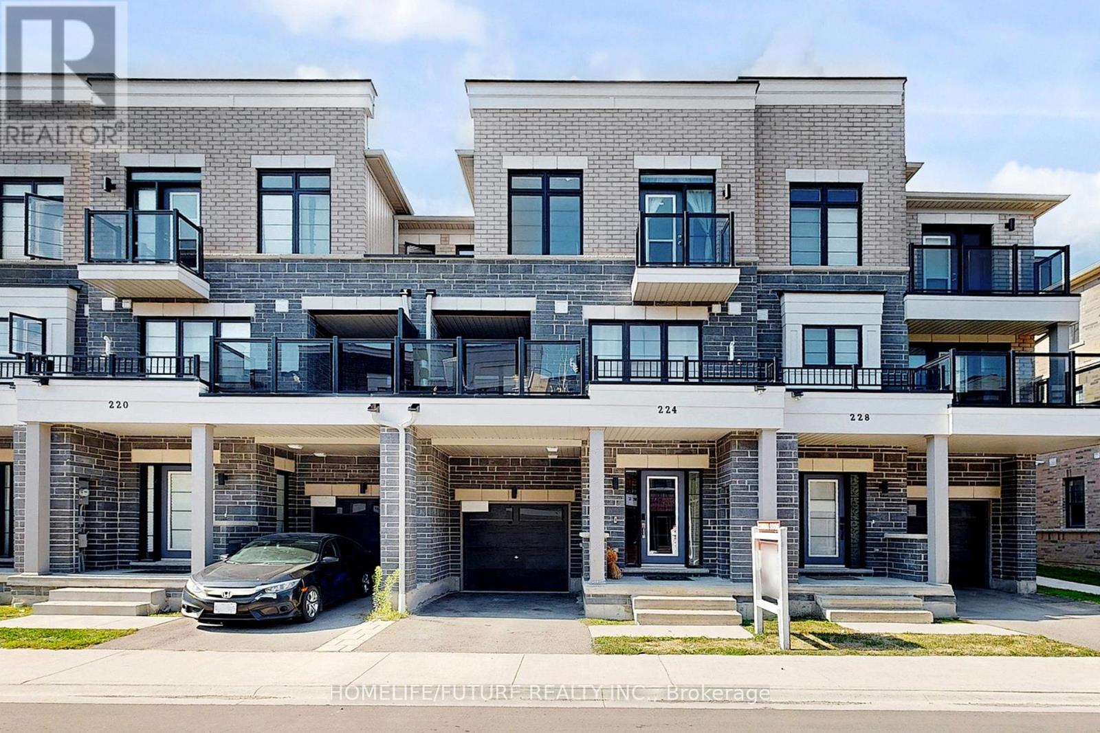 224 Lord Elgin Ln, Clarington, ON L1C 7E8