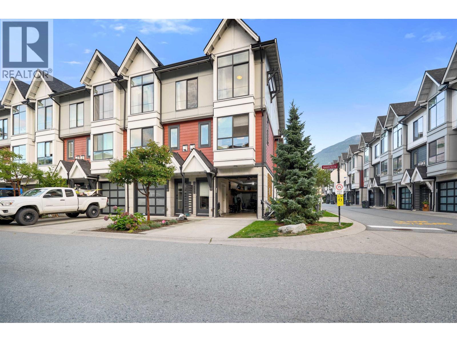 38344 Summits View Dr, Squamish, BC V8B 0N4