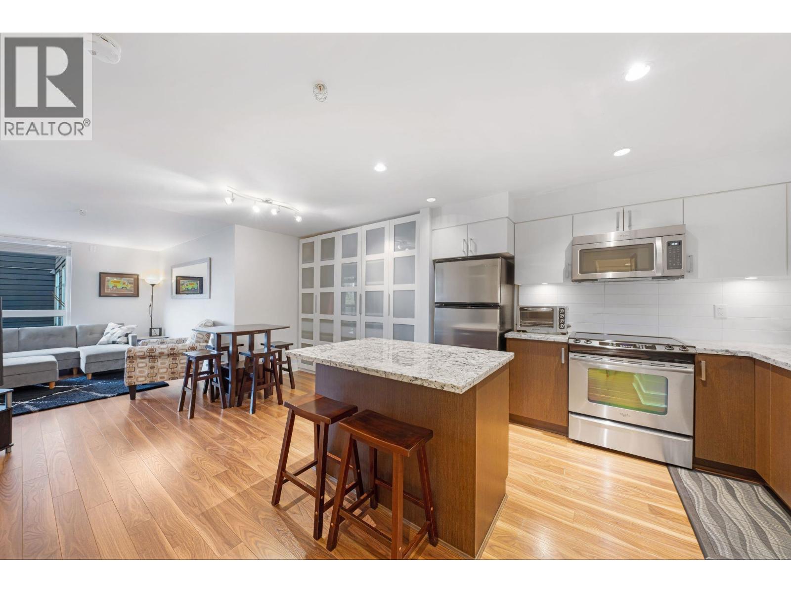 85 Eighth Avenue Unit 213, New Westminster, BC V3L 0E9