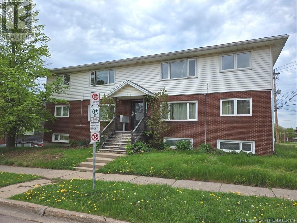 235 West Ln, Moncton, NB E1C 6V5