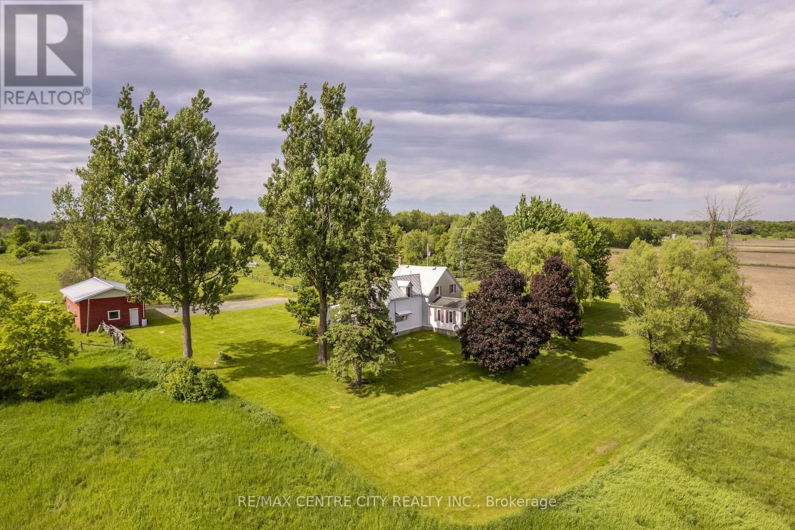 19267 County 25 Rd, South Glengarry, ON K0C 1B0