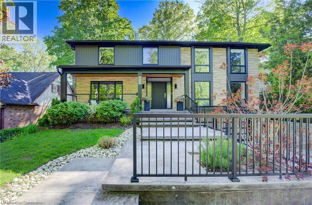 239 Corrie Cres, Waterloo, ON N2L 5W3