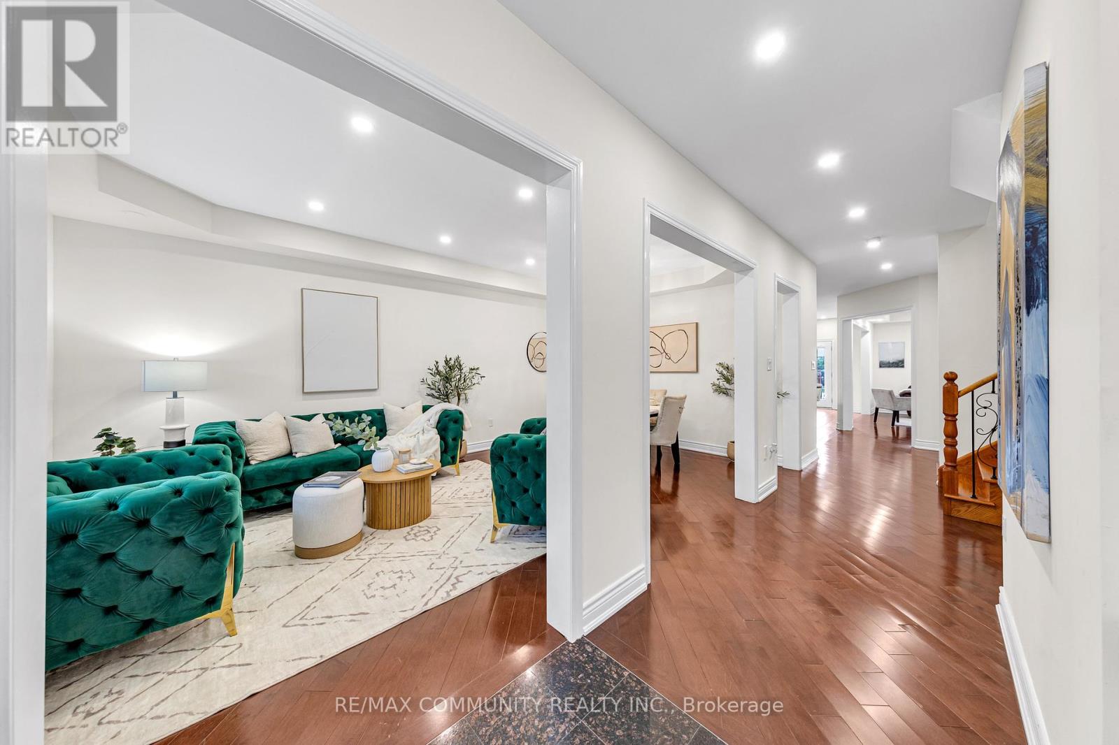 17 Rouge Bank Dr, Markham, ON L6B 1A8