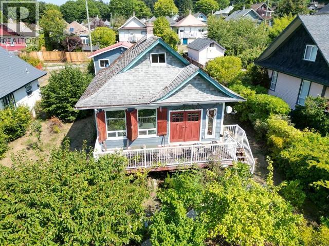6279 Sycamore St, Powell River, BC V8A 4K8